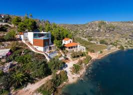 Da steht doch seit gestern nachmittag plötzlich wieder ein bagger auf der wiese.?! Villa Deja Vu Bobovisca Dalmatien Croatia Luxury Rent