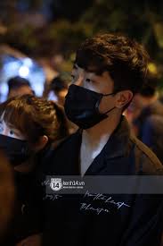 Ngay khi hay tin nghệ sĩ chí tài qua đời, danh hài hoài linh, việt hương và những người thân thiết của cố nghệ sĩ đã có mặt tại bệnh viện để chuẩn bị lo tang lễ cho anh. Xntys2mu2oswam