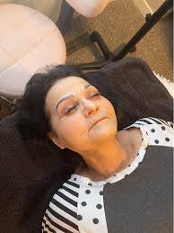 This studio cycle is in pristine, like new condition. $550 obo. You can  manually set workouts or purchase access to trainers/workouts via ifit. The  bike inclines 20% and declines 10% and is