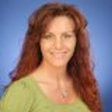 Stephanie Wardlow's Instagram, Twitter & Facebook