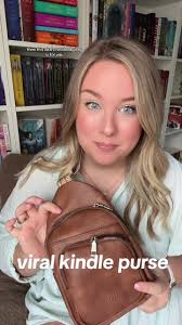 the best purchase i’ve made recently #booktok #kindlepurse #kindlereader  #bookishthings #kindle #cluci