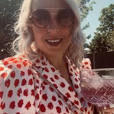 Looking for painter/decorator to decorate 1 bedroom. Any recommendations  please? Or people you may have used before?