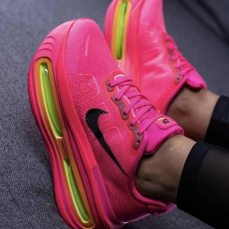 PRONTA ENTREGA!! Tênis Nike Vomero Premium Hyper Pink WhatsApp (31)  99697-3541 #tenis #tenisnike #nike #nikevomeropremium #vomeropremium