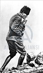 Büyük taarruz (ya da başkomutanlık meydan muharebesi), türk kurtuluş savaşı sırasında türk ordusunun yunan kuvvetlerine karşı başlattığı genel saldırıdır. Buyuk Taarruz Un Sanli Baslangici 26 Agustos