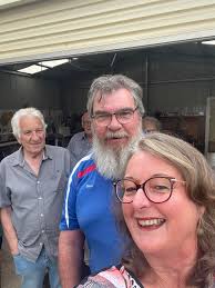 Recently, members of cncnet, W3Dhub and some streamers were invited to a  small c&c meet in Brighton (UK). Here they were given a goodie bag, with  some nice items (shirts, pictures, mouse/deskpads)