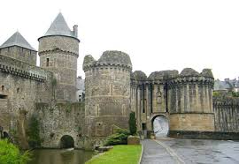 Vous êtes à la recherche d'un bien immobilier à louer ou à vendre dans la ville de fougères ? Ville De Fougeres Home Facebook