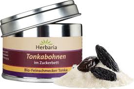 Tonkabohnen sind länglich, platt gedrückt, bis zu 4 cm lang und bis zu 15 mm breit. Herbaria Tonkabohnen Im Zuckerbett Bio Piccantino Onlineshop Deutschland
