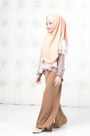 Busana anak muslim di era modern ini sangat berkembang dengan pesatnya. Pin Di Inspirasi Out Fit For Kids
