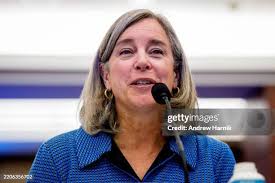 105 Clients Stacy Photos & High Res Pictures