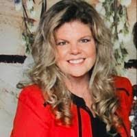 Leslie Sinyard's Instagram, Twitter & Facebook