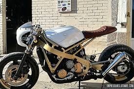 Vous trouverez chez motokristen un choix énorme d'échappements ( silencieux, collecteurs et lignes complètes ) d'amortisseurs ( 1500 références. Cbr1000f