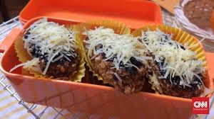 Pisang berbalut kulit lumpia tipis ini juga memiliki isian coklat yang seketika lumer ketika digoreng. Resep Pisang Nugget Cokelat Keju Untuk Camilan Akhir Pekan
