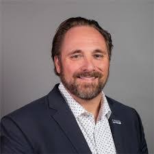 Derek Sommer's Instagram, Twitter & Facebook