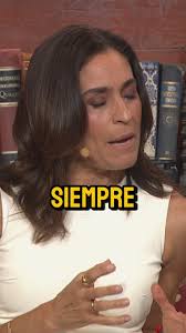 Consuelo Duval recuerda varios detalles sobre su primera vez y cómo el  hombre que ella quería la dejó por Daniela Castro 😳 #LaÚltimaYNosVamos,  lunes a las 9:30 p.m. por #Unicable