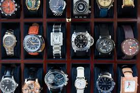 Kami menjual jam tangan branded terbaru 2021 untuk wanita maupun pria secara online, harga murah dan sudah berkualitas bagus dari surabaya. Jenama Mewah Jenama Jam Tangan Lelaki