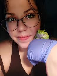 Jennifer Pugsley's Instagram, Twitter & Facebook