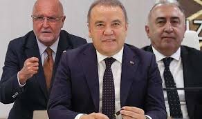 Muhittin böcek 1962 yılında antalya konyaaltı'da dünyaya geldi. Antalya Buyuksehir Belediye Baskani Muhittin Bocek Ten Surgun Elestirilerine Yanit Haberi Son Dakika Antalya Haber Basliklari Ve Gelismeler