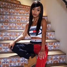 Aaliyah has closed herself off involving love after a controlling unfaithful experience with her ex boyfriend when they were teens. Yara Shahidi Dressed As Aaliyah In Tommy Hilfiger Photos Popsugar Fashion