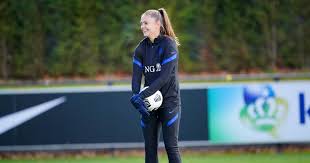 Trek een nike trainingspak voor dames aan om boodschappen te doen, naar de sportschool te gaan of om thuis te loungen. Waarom Het Oefenduel Met De Vs Voor Lieke Martens Wel En Niet Een Kans Op Wraak Is Nederlands Voetbal Ad Nl