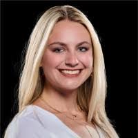 Hailey Blount's Instagram, Twitter & Facebook