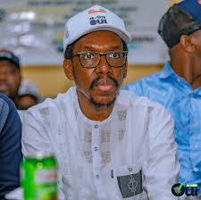 Ce samedi, j'ai lancé, aux côtés de mon collègue et frère Bachir Diallo,  ministre de la Sécurité, la campagne référendaire dans la préfecture de  Dalaba. Notre première étape s'est déroulée à Mitty,