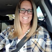 Randi Kratz's Instagram, Twitter & Facebook