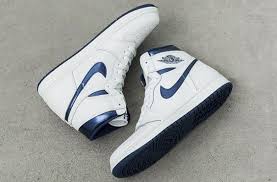 Nike Air Jordan 1 Retro High Og Metallic Navy The Air Jordan 1 Retro High Og Metallic Navy Drops In Less Than 48 Hours Kicksonfire Com Air Jordans Jordan 1 Retro High Jordans