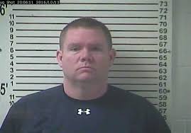 Police: Ky. principal admits stealing nude images from students | The Blade