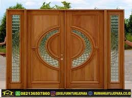 Dengan dominasi warna hitam, kesan industrial akan semakin terasa. Model Pintu Utama Rumah Kayu Jati Mebel Co Jepara