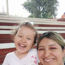 Un niño puede enseñar tres cosas a un adulto: a ser feliz sin motivo, a  estar siempre ocupado con algo y a saber exigir con todas sus fuerzas lo  que quiere (Paulo