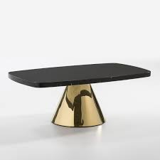 Cette table basse ronde saura apporter du charme et du. Thai Mobilier Table Basse Rectangulaire Marbre Noir Et Pied Metal Dore 110 Cm Lestendances Fr