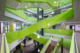 В казани открыли первый полилингвальный образовательный комплекс «адымнар» учащиеся школы комплекса будут обучаться на татарском, русском и английском языках. Lestnica V Shajmievskoj Shkole Adymnar Kazan Kuda Pojti