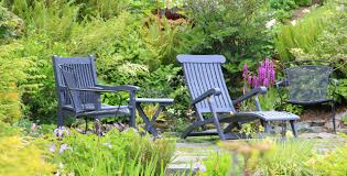 10 trendy backyard landscaping ideas for the landlord on a budget. Landscape Ideas That Won T Break The Bank Gateway Real Estate