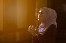 Orang yang mengerjakan sholat tahajud kemudian berdoa, insya allah doanya dikabulkan allah. Dzikir Dan Doa Sesudah Sholat Tahajud Bisa Dihafal Sekarang Kumparan Com