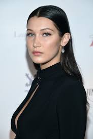 634 x 662 jpeg 58 кб. Bella Hadid Goes Makeup Free On Insta Because She S All Natural Photo