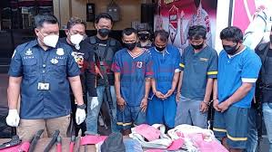 Ketua fblp jumisih berkata, pelecahan tersebut terjadi karena situasi yang tidak setara antara buruh perempuan dengan pekerja. Ini Penampakan Komplotan Perampok Spesialis Pabrik Yang Diringkus Polres Tegal