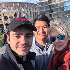 Bros will be bros… Thanks to everyone who helped put this together! CREW:  Writer, Director: Leo Steingart Cinematographer: @reallyjoshli Editor:  Avery Trinh-Tran CAST: Tyler: @nick_benak Josh: Leo Steingart Jenna:  @anna.lowry Brooke: @sophiagranello_