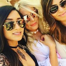 Victoria Ray (@VictoriaMRay)