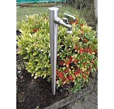 So werden wasserhahn und gartenschlauch zum system. Melko Gartenzapfsaule Freistehender Wasserhahn Fur Den Garten Edelstahl Mit Bodenanker 80 X 80 X 950 Mm Einfacher Aufbau Wi In 2020 Garten Edelstahl Wasserhahn
