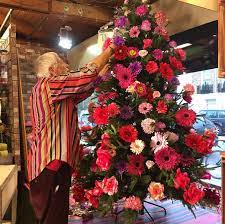 Check spelling or type a new query. People Are Decorating Their Christmas Trees With Flowers And The Results Are Beautiful Bored Panda