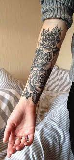 A couple of these on your forearm looks very feminine and the vines of the flowers can. Tattoos For Women Half Sleeve Meaningful Roses Beautiful Black Rose Forearm Tattoo Ideas For Wome Rosen Tattoo Frau Unterarm Tattoo Frauen Rose Tattoo Unterarm