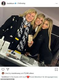 Get the latest entertainment news from india & around the world. Heidi Klum Posts A Stunning Mirror Selfie With Her Lookalike Mother And 16 Year Old Daughter Leni Duk News