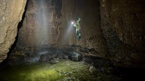 Dimanche 11 janvier un plongeur spéléologue a disparu après une plongée  dans le gouffre de Font Estramar à Salses-le-Château dans les  Pyrénées-Orientales. Après des recherches difficiles et rigoureuses, les  secouristes (pompiers et