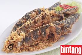 Assalamualaikum teman2 hari ini sy membuat kele kremes supet krispy ala rumah makan padangberikut ini bahan bahannya1. Gambar Ikan Lele Kremes Renyahnya Sajian Spesial Ikan Lele Dari Warung Makan Lele Crispy Gedoor Jevt Online