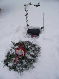 Very Simple Way To Decorate A Grave During Winter Months Use Christmas Or Holly Garland On A Shepherd S Hook Cemetery Decorations Grave Decorations Crafts