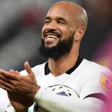 One 𝙫𝙚𝙧𝙮 happy man 😁