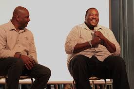 Quinton commonly known as que was a son, nephew, grandson, brother, uncle and friend. Quinton Aaron The Blind Side Star And Anti Bullying Advocate Wolf Tracks