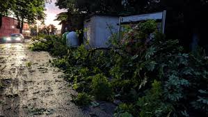 Jun 22, 2021 · dans la nuit de lundi 21 à mardi 22 juin, des orages ont touché l'oise, la somme et l'aisne, entraînant d'importantes inondations. Degats En Province De Namur A Cause De L Orage Photos Edition Digitale De Charleroi