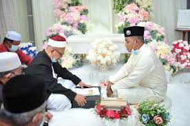 Jangan izinkan suamimu lakukan poligami, jika tidak sanggup penuhi 4 syarat ini. Pkp Pasangan Berada Di Luar Daerah Negeri Diminta Tangguh Nikah Kosmo Digital