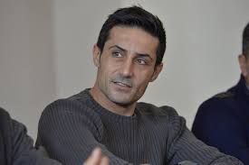 Băiatul lui claudiu are 15 ani, iar al olguţei vasilescu, 9 ani. Nu MulÈ›i È™tiu Aceste Detalii Ce Studii Are Claudiu Manda SoÈ›ul Liei OlguÈ›a Vasilescu Bugetul Ro